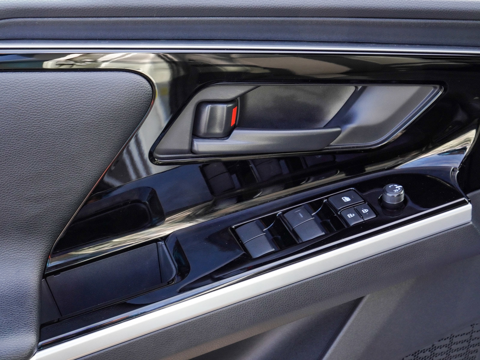 Used 2025 Toyota bZ4X AWD image 11