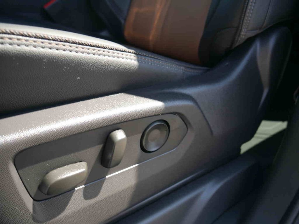 Used 2024 Chevrolet Silverado 1500 High Country w/ High Country Premium Package image 28