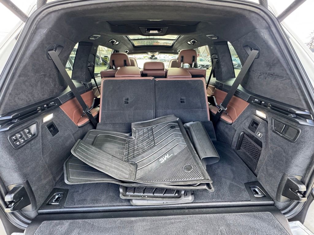 Used 2020 BMW X7 M50i w/ Executive Package image 39