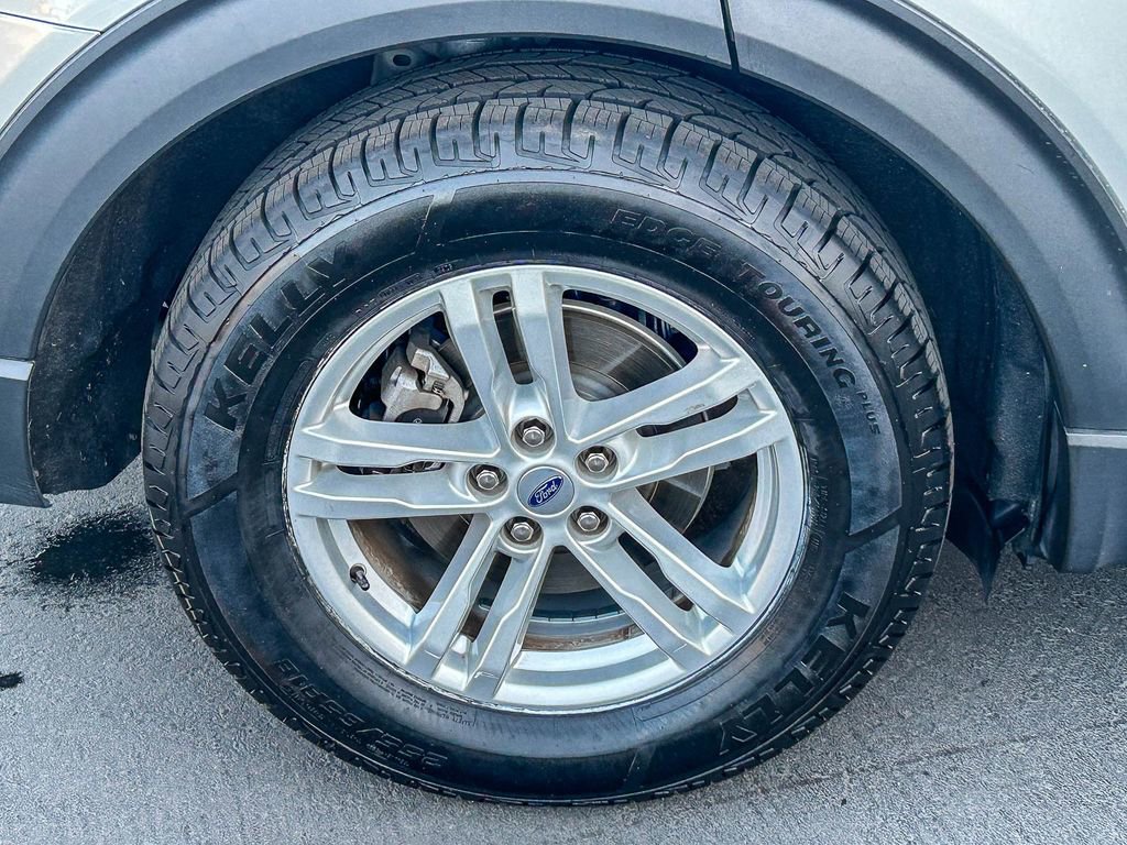 Used 2023 Ford Explorer XLT w/ Equipment Group 202A RWD image 13
