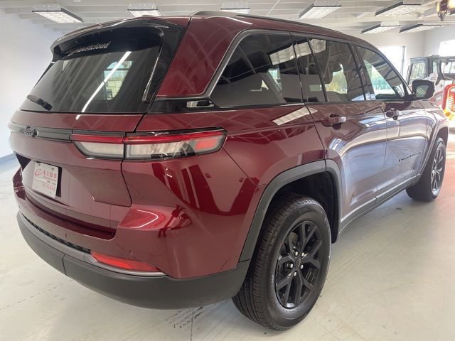 New 2026 Jeep Grand Cherokee Laredo image 8