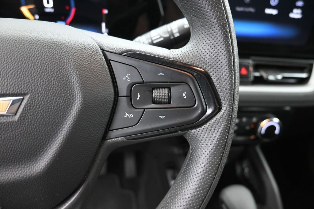 Used 2025 Chevrolet TrailBlazer LT FWD image 28