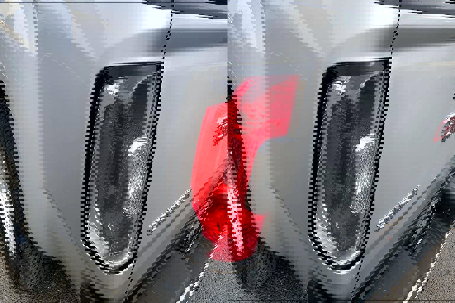 Used 2018 GMC Canyon SLT w/ Driver Alert Package image 28