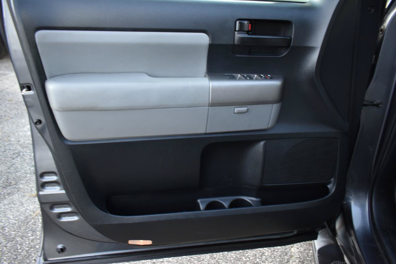 Used 2013 Toyota Sequoia SR5 AWD/4WD image 38