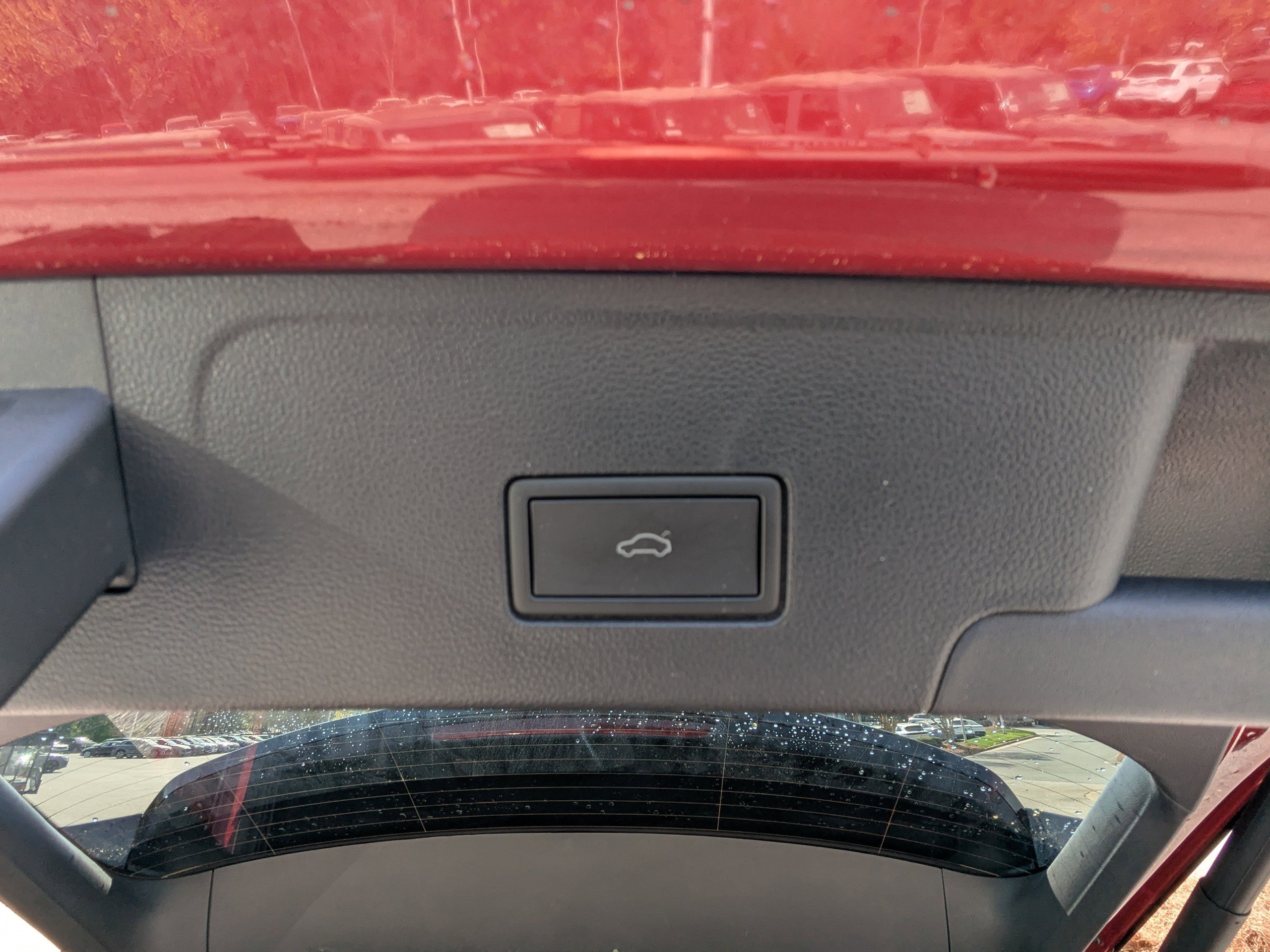 Used 2024 Volkswagen Atlas Cross Sport SE w/ Panoramic Sunroof Package image 17