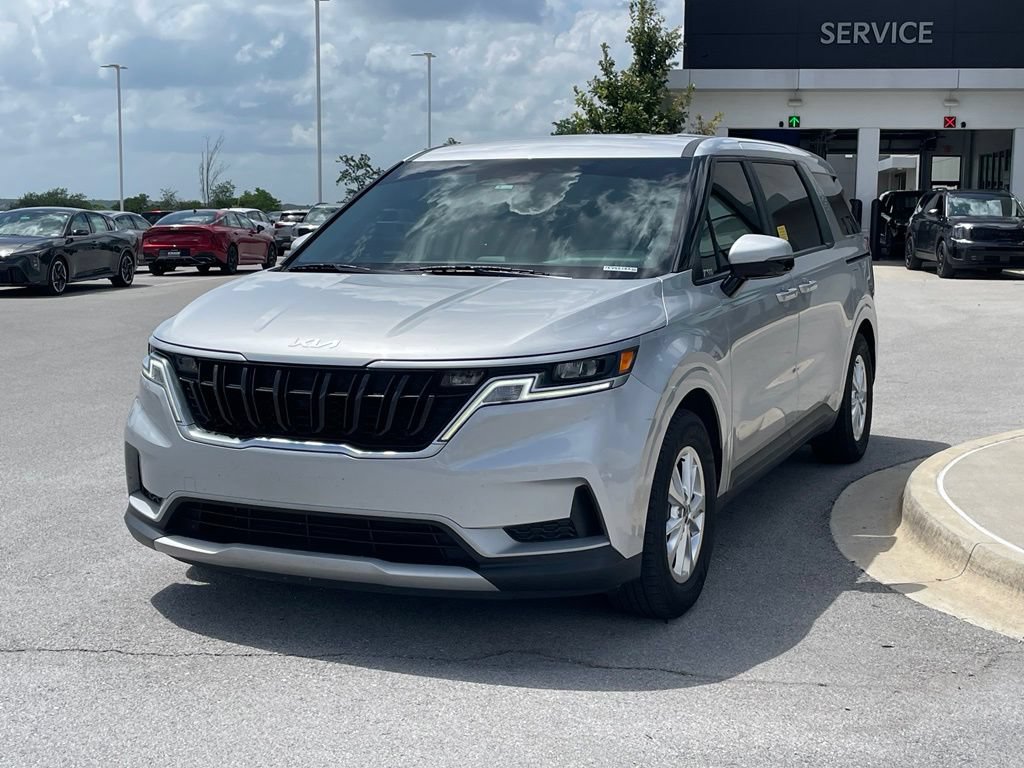 Certified 2022 Kia Carnival LX FWD image 3