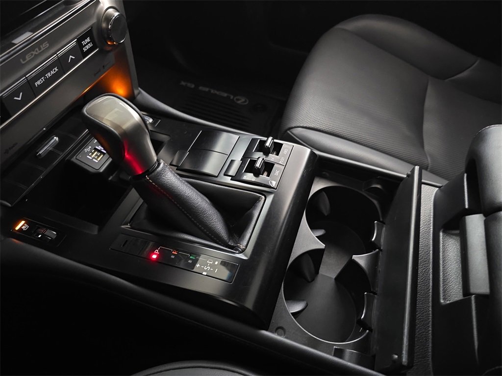 Used 2020 Lexus GX 460 Premium w/ Premium Package image 23