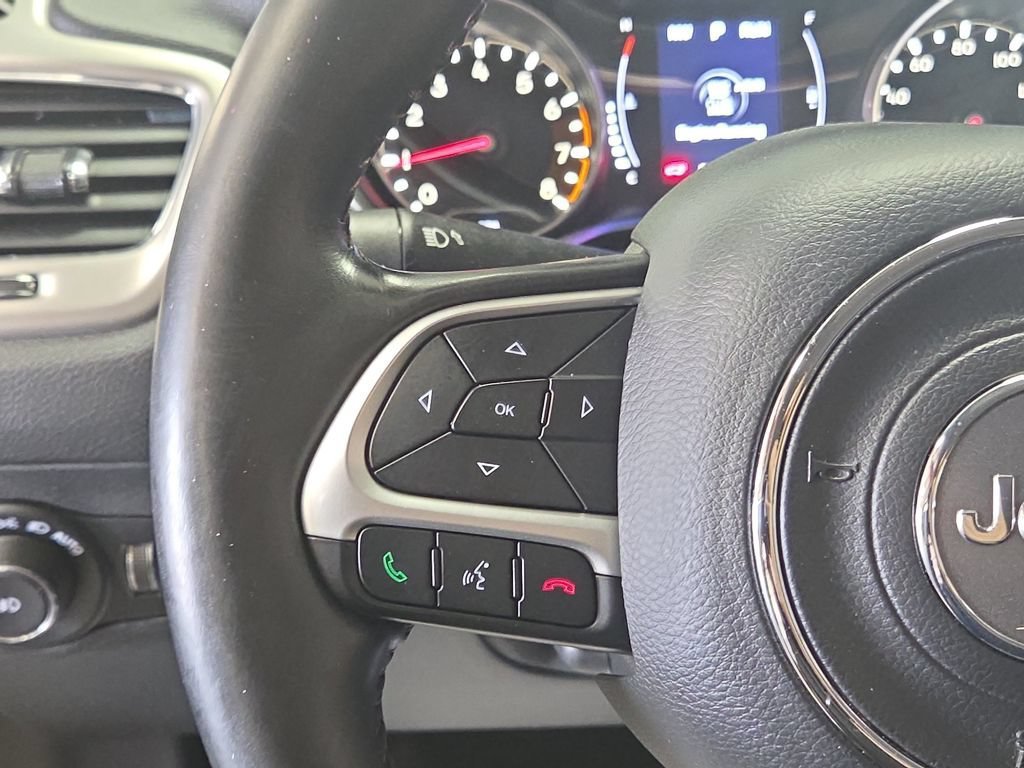 Used 2018 Jeep Compass Latitude w/ Cold Weather Group AWD/4WD image 19