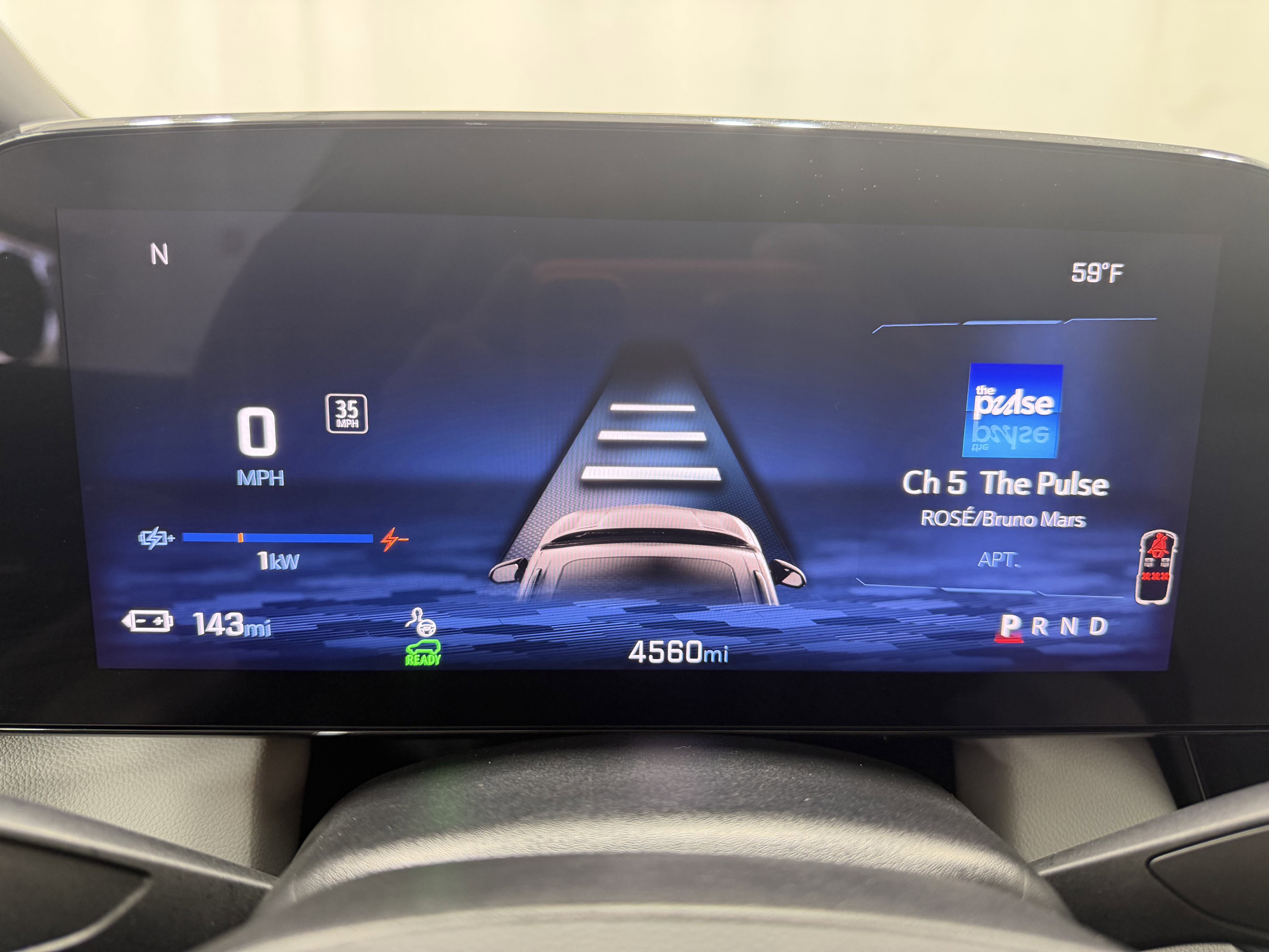 Used 2025 Chevrolet Equinox EV LT w/ Convenience Package AWD/4WD image 17