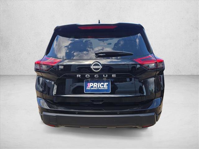 Used 2025 Nissan Rogue SV image 7