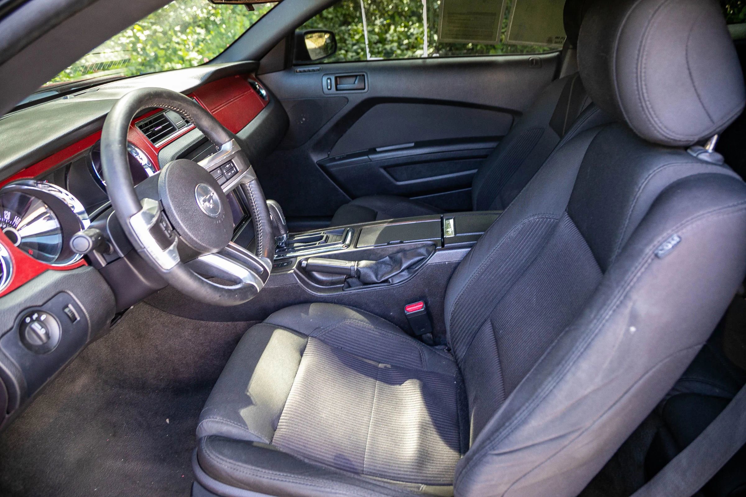 Used 2013 Ford Mustang Coupe RWD image 28