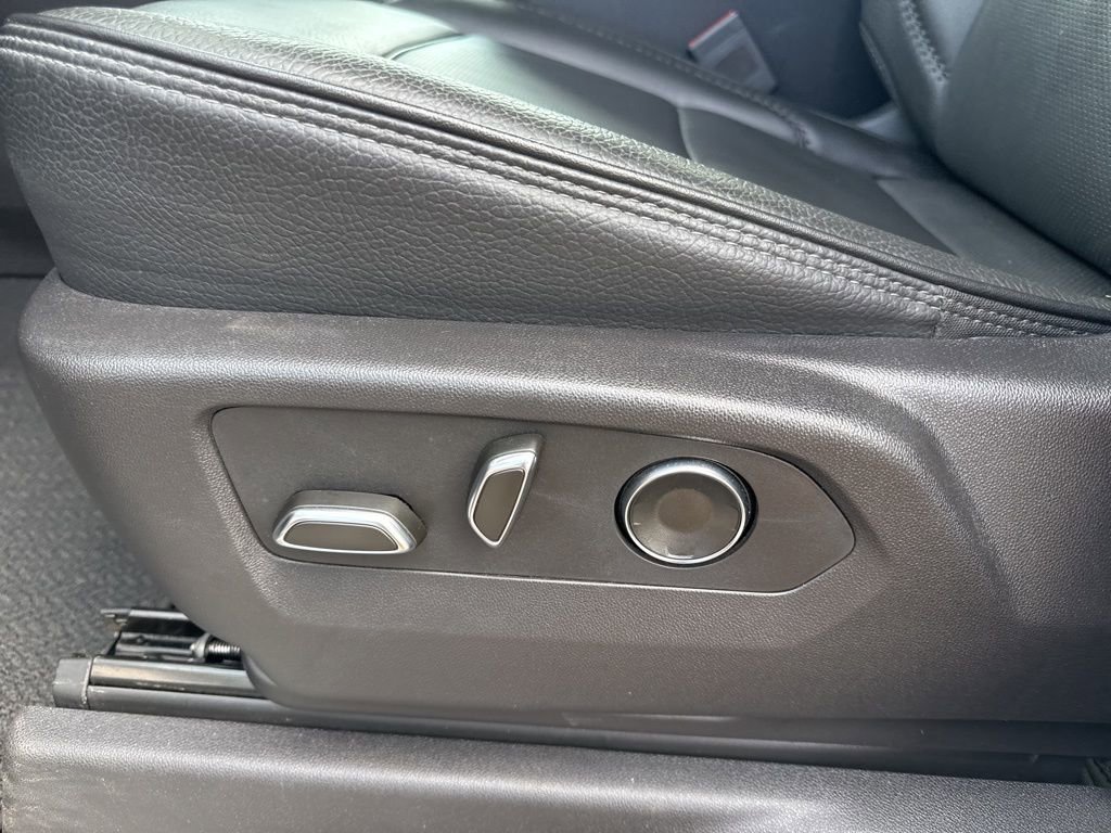 Used 2024 GMC Sierra 3500 Denali image 10