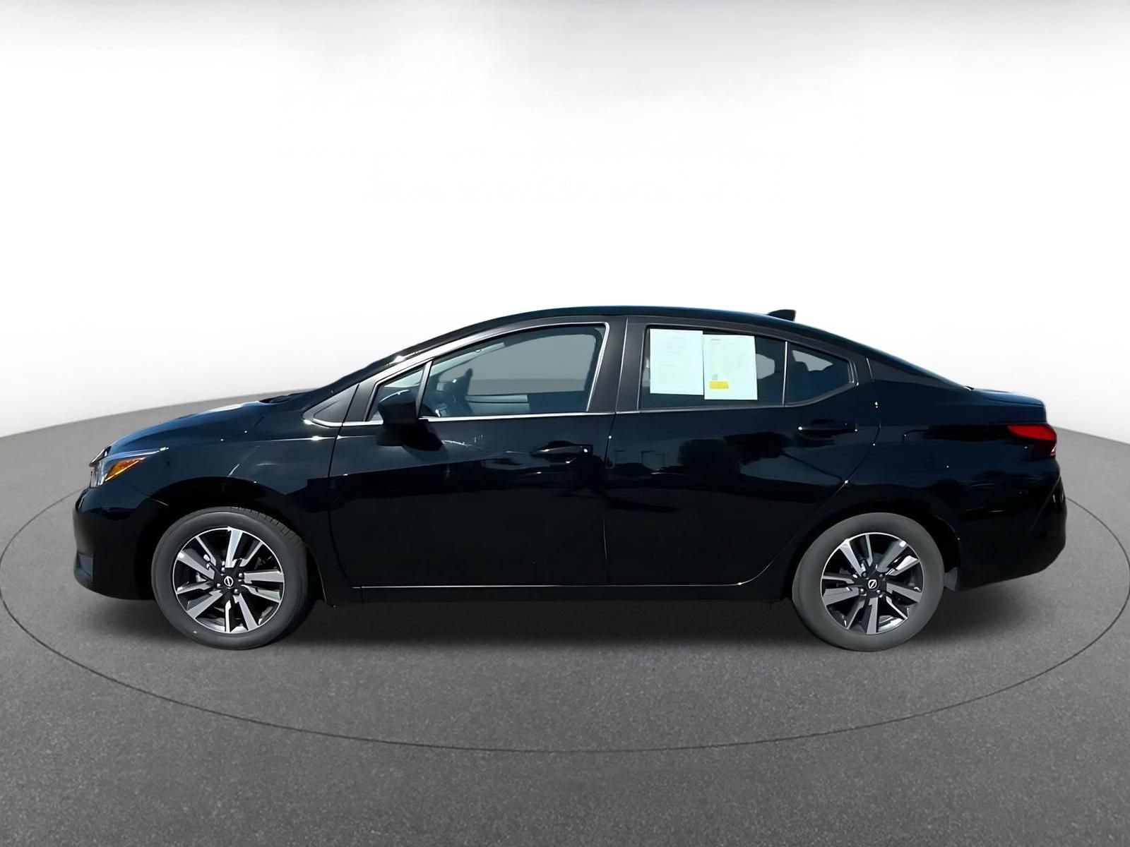Used 2025 Nissan Versa SV FWD image 7