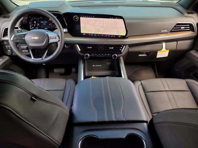 Used 2025 Chevrolet Suburban High Country image 11