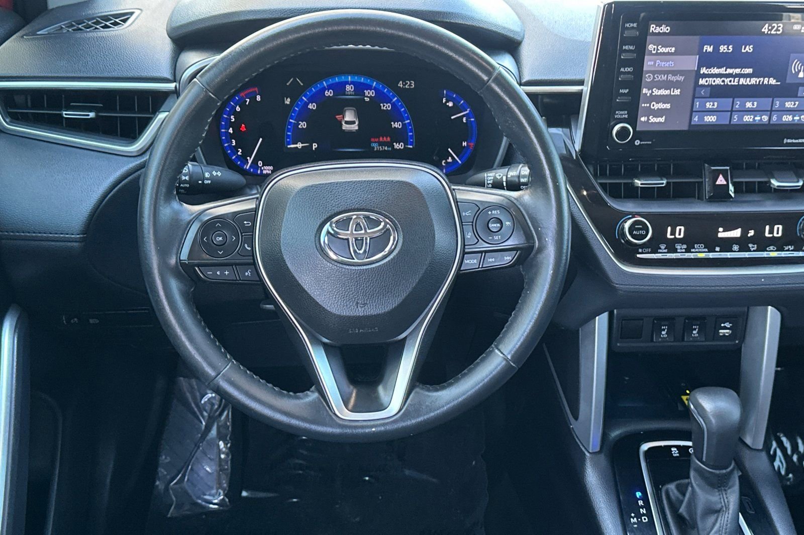 Used 2022 Toyota Corolla Cross XLE w/ Black Badges Package (TMS) FWD image 14