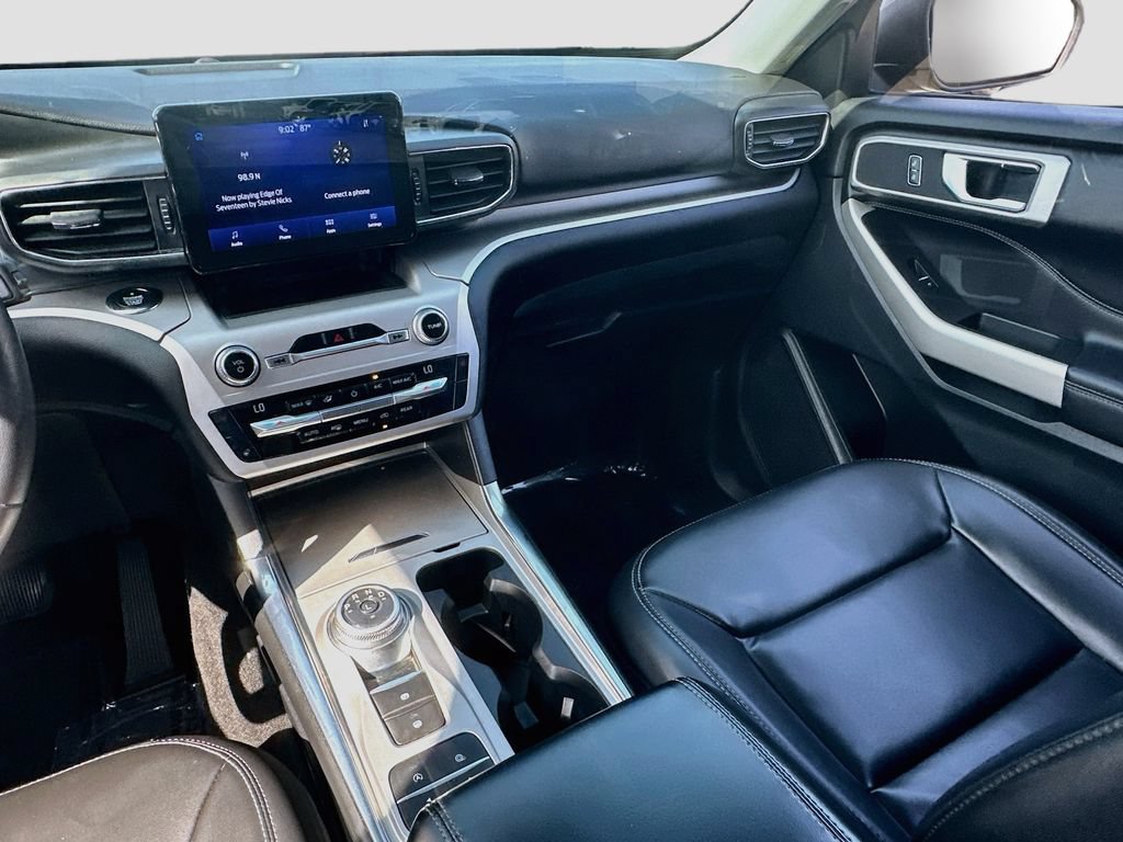 Used 2021 Ford Explorer XLT w/ Equipment Group 202A RWD image 21