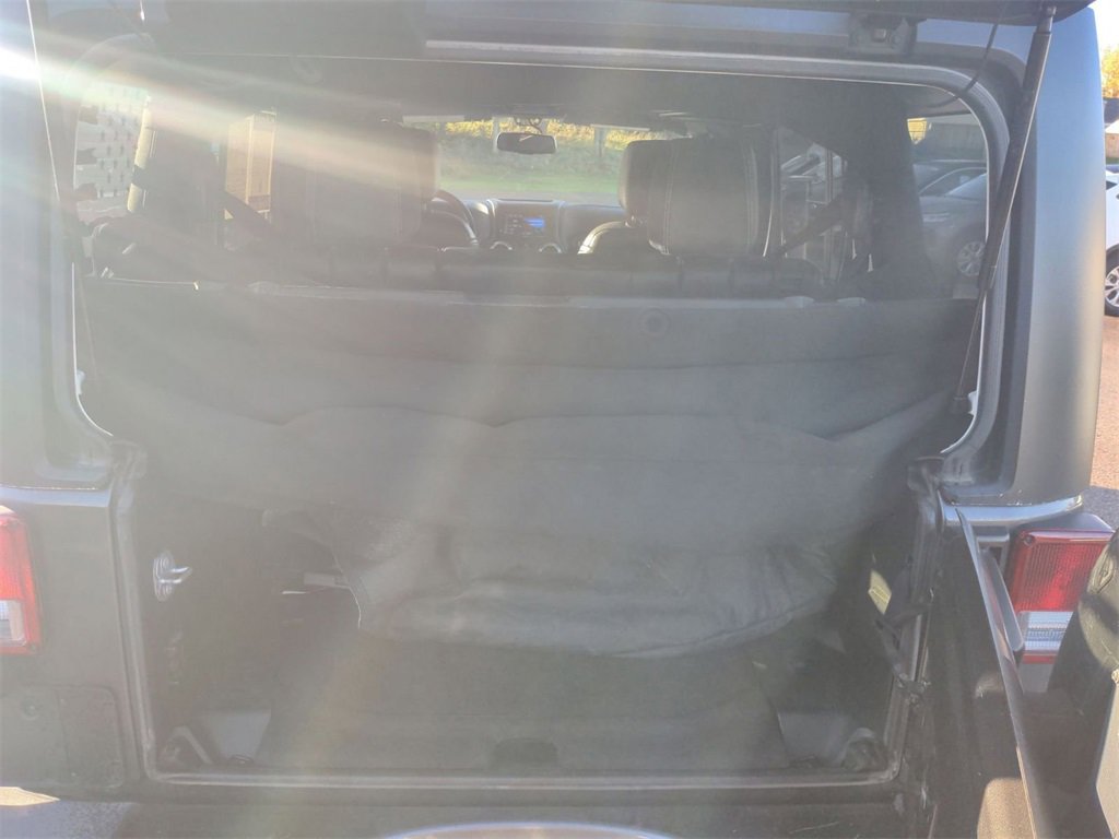 Used 2018 Jeep Wrangler Unlimited Sahara w/ Dual Top Group image 27