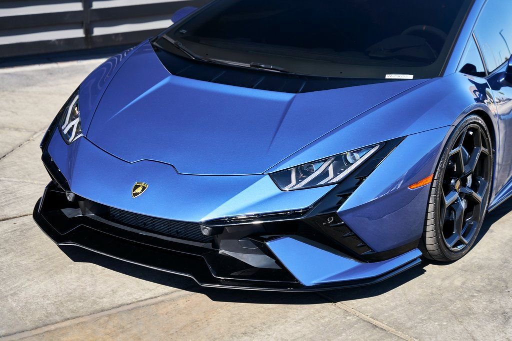 Used 2024 Lamborghini Huracan Tecnica image 6