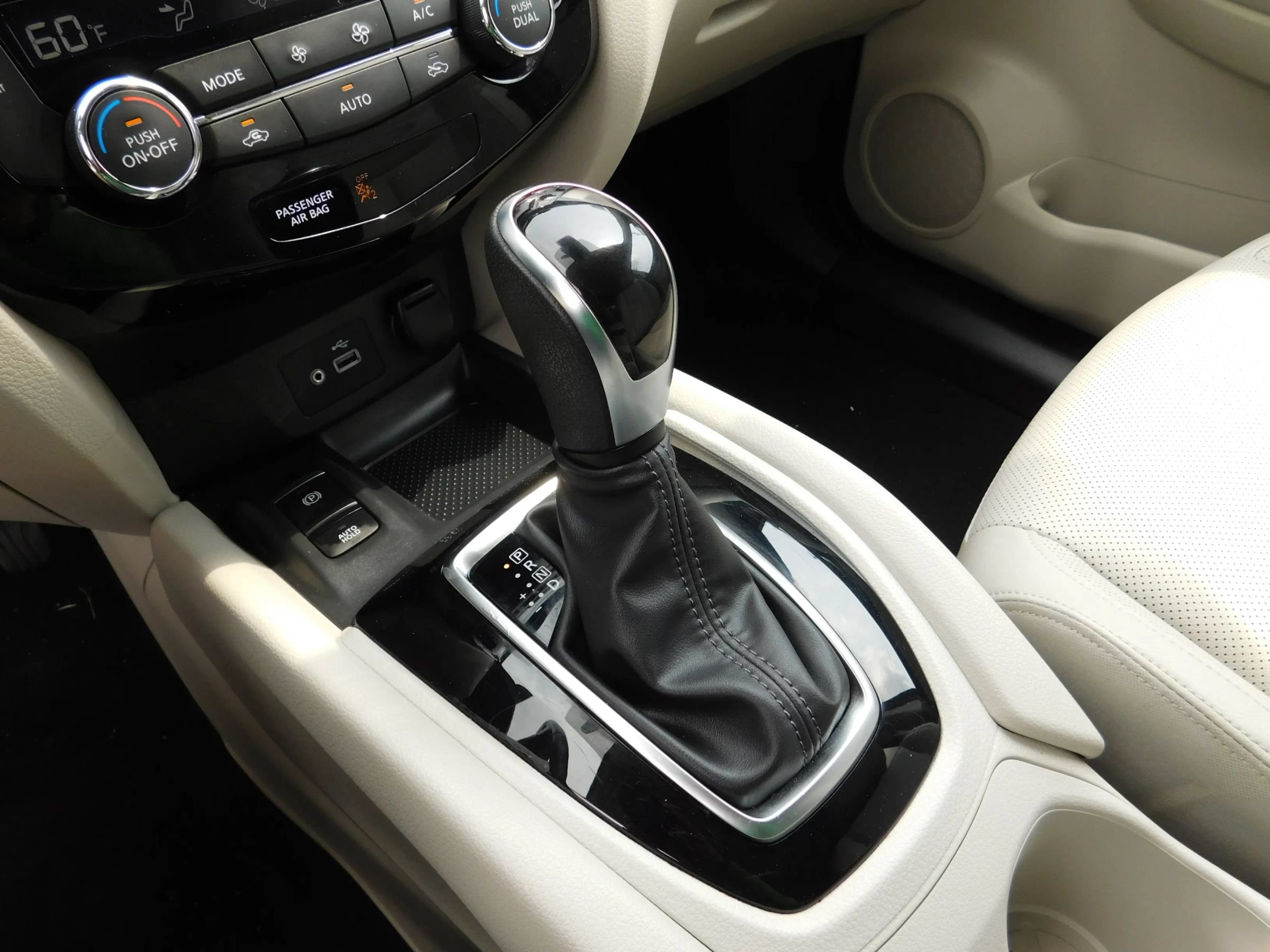 Used 2021 Nissan Rogue Sport SL FWD image 21