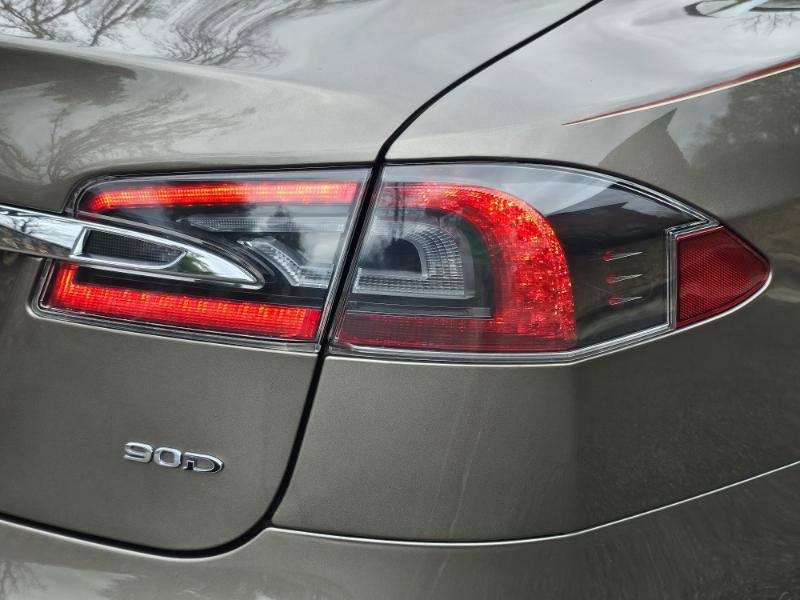 Used 2016 Tesla Model S 90D image 26