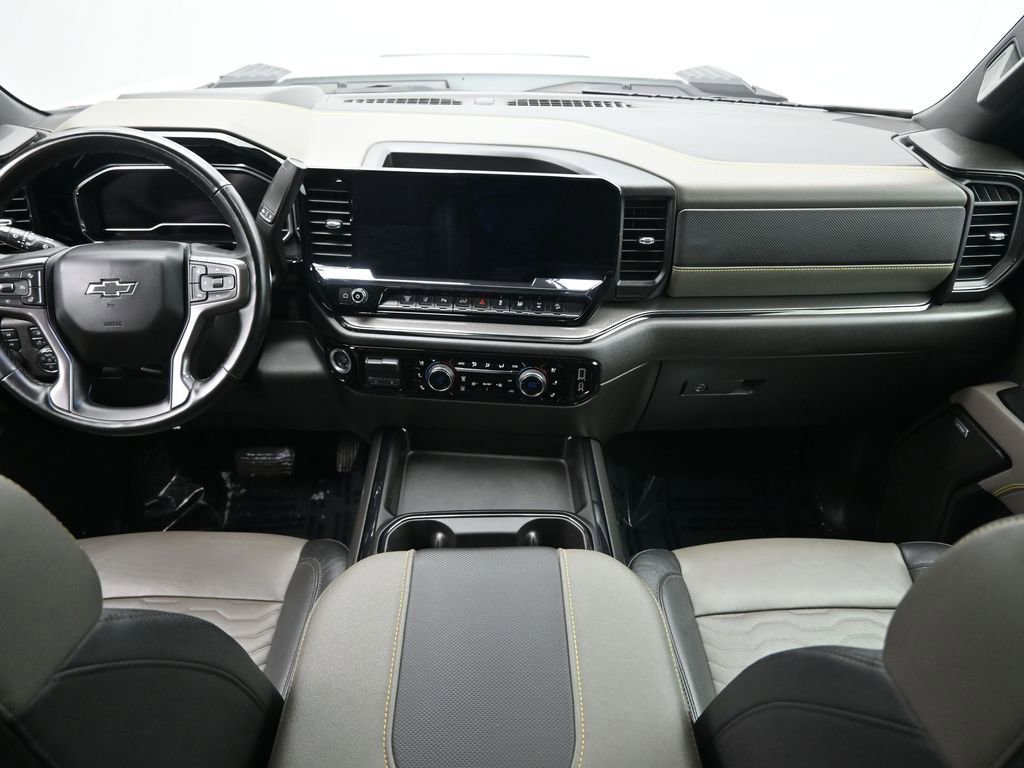 Used 2024 Chevrolet Silverado 2500 ZR2 w/ Technology Package image 25
