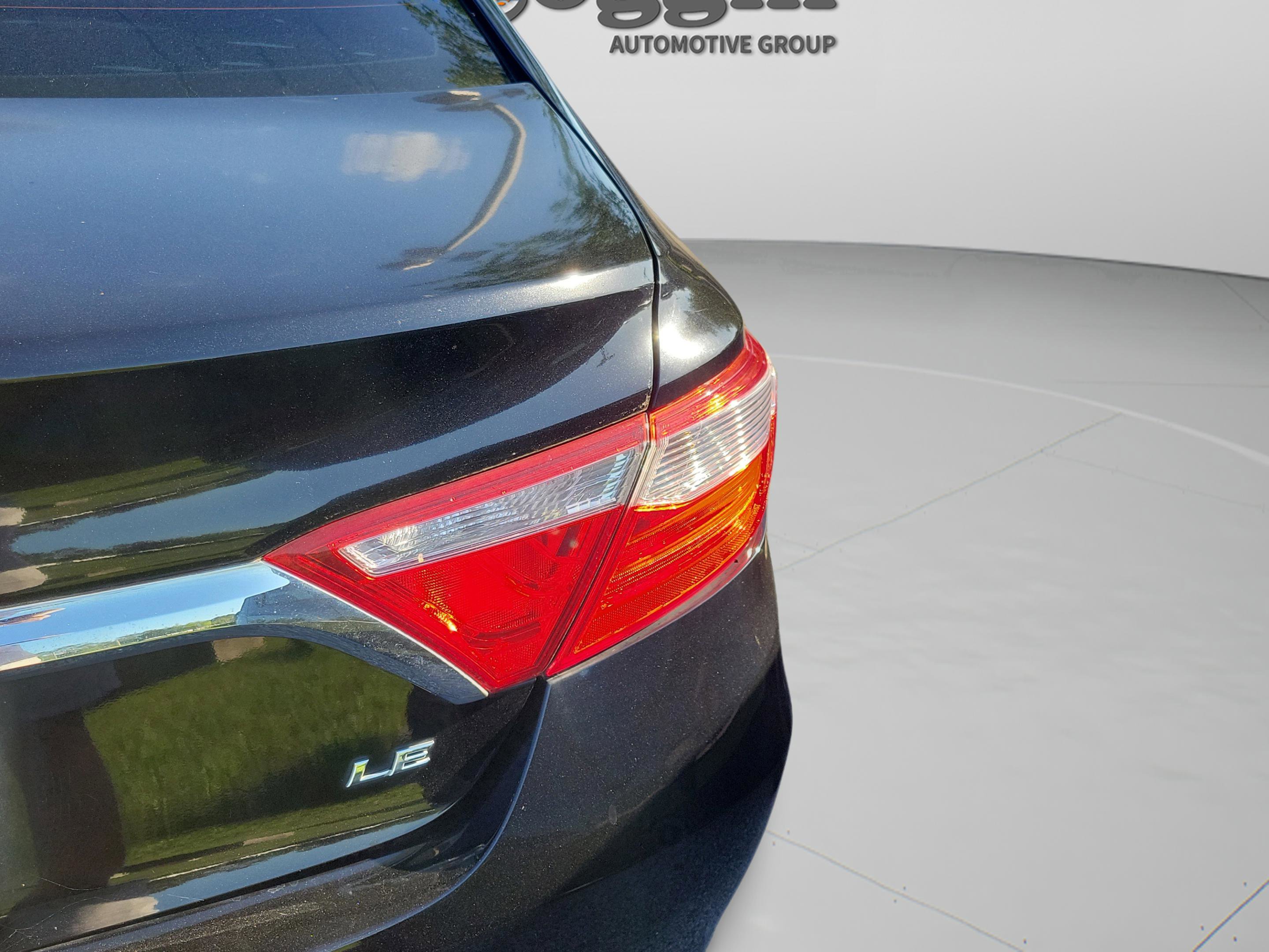 Used 2016 Toyota Camry LE FWD image 20