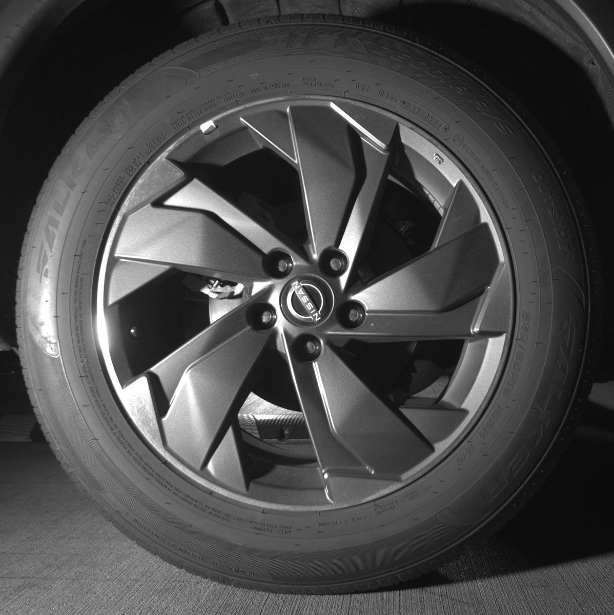 Used 2025 Nissan Rogue SV FWD image 15