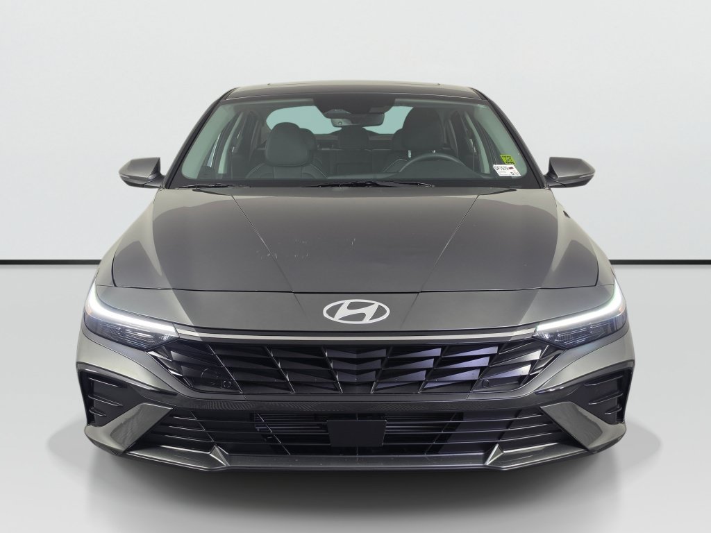 Used 2026 Hyundai Elantra Limited FWD image 9