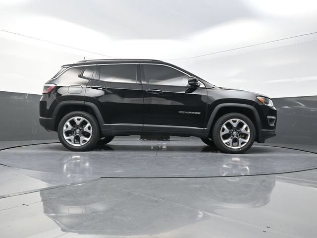 Used 2018 Jeep Compass Limited w/ Navigation Group AWD/4WD image 37