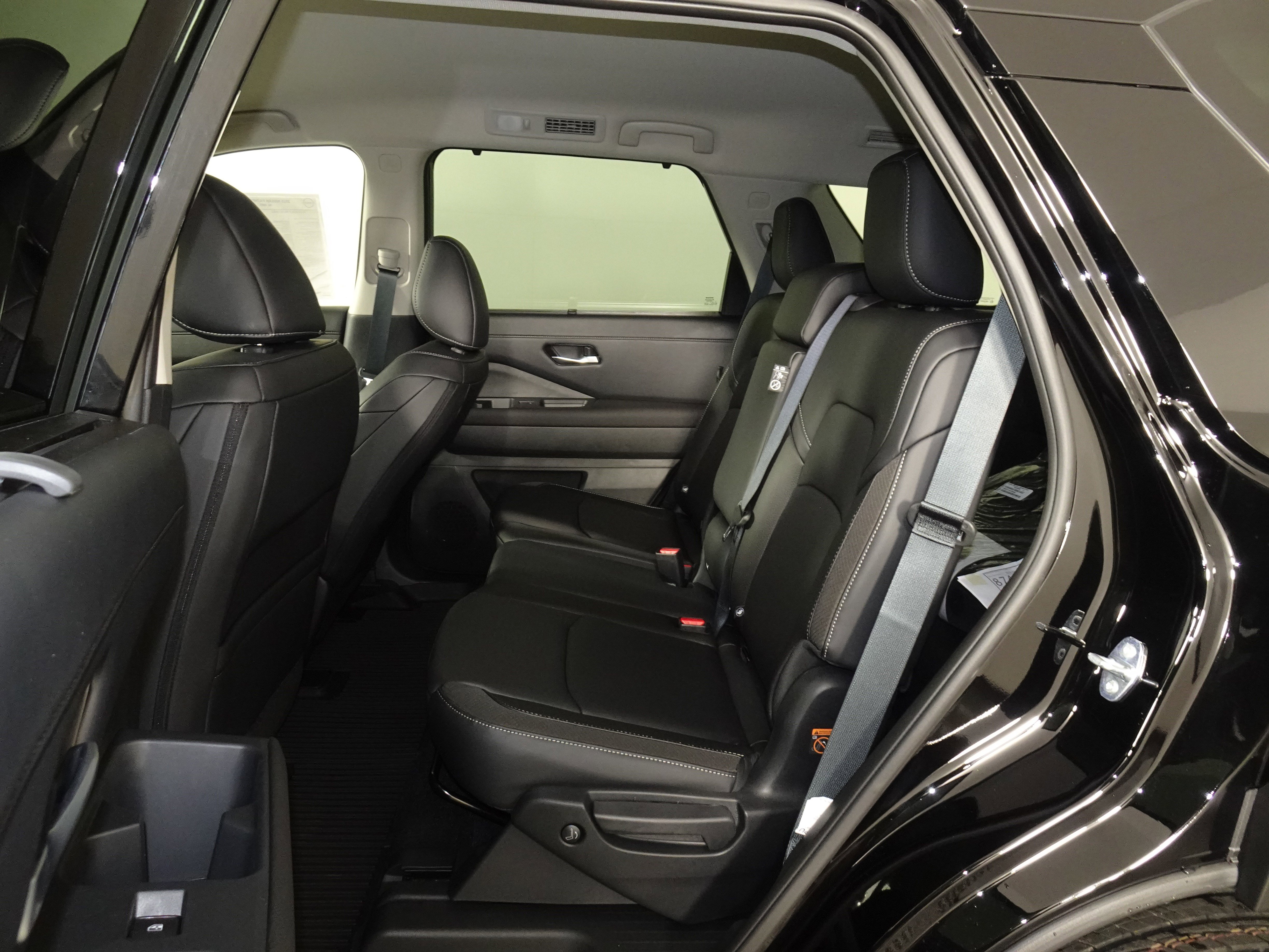 New 2025 Nissan Pathfinder SL w/ Cargo Package image 7