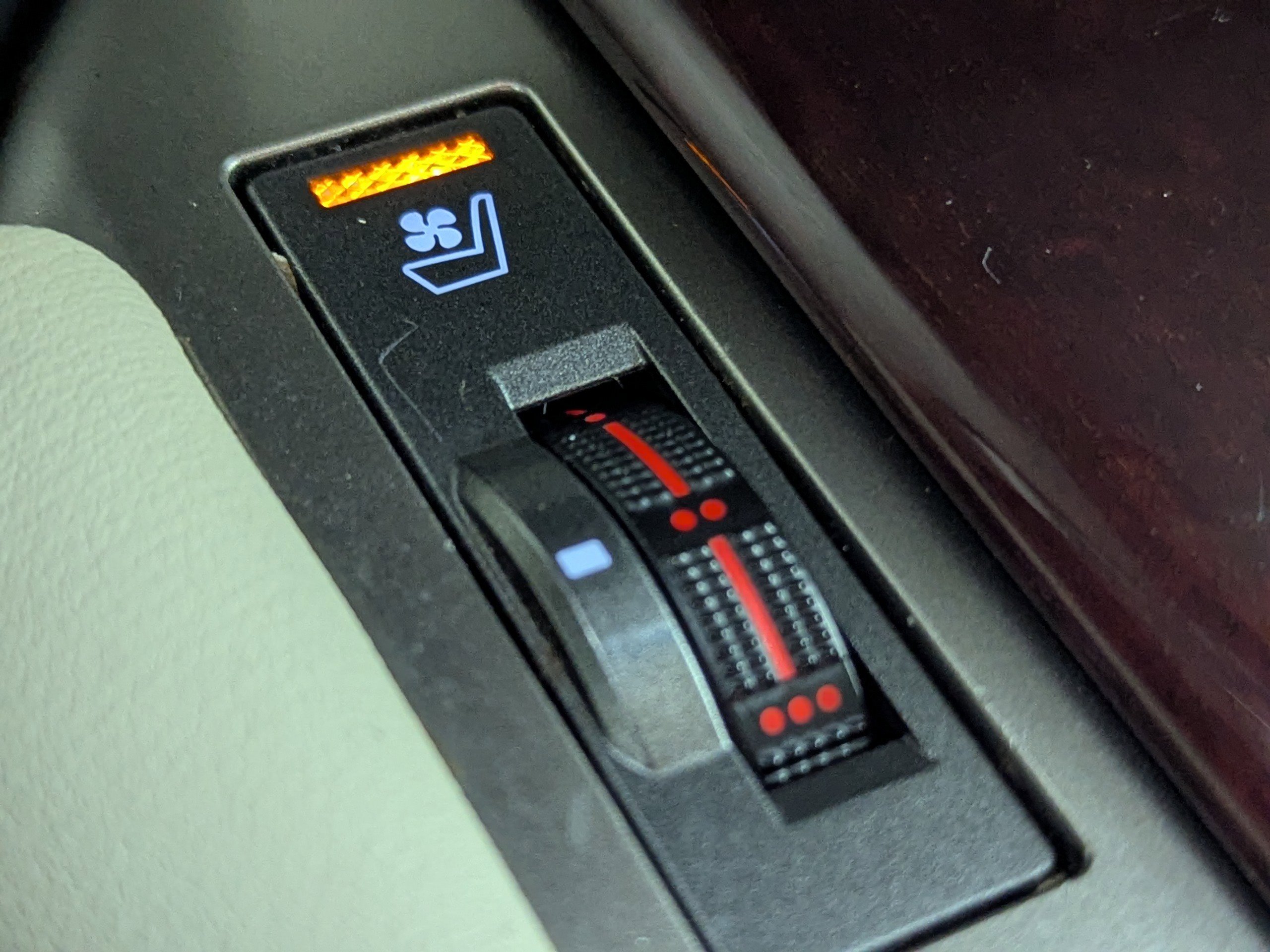 Used 2014 Lexus GX 460 w/ Premium Package image 19