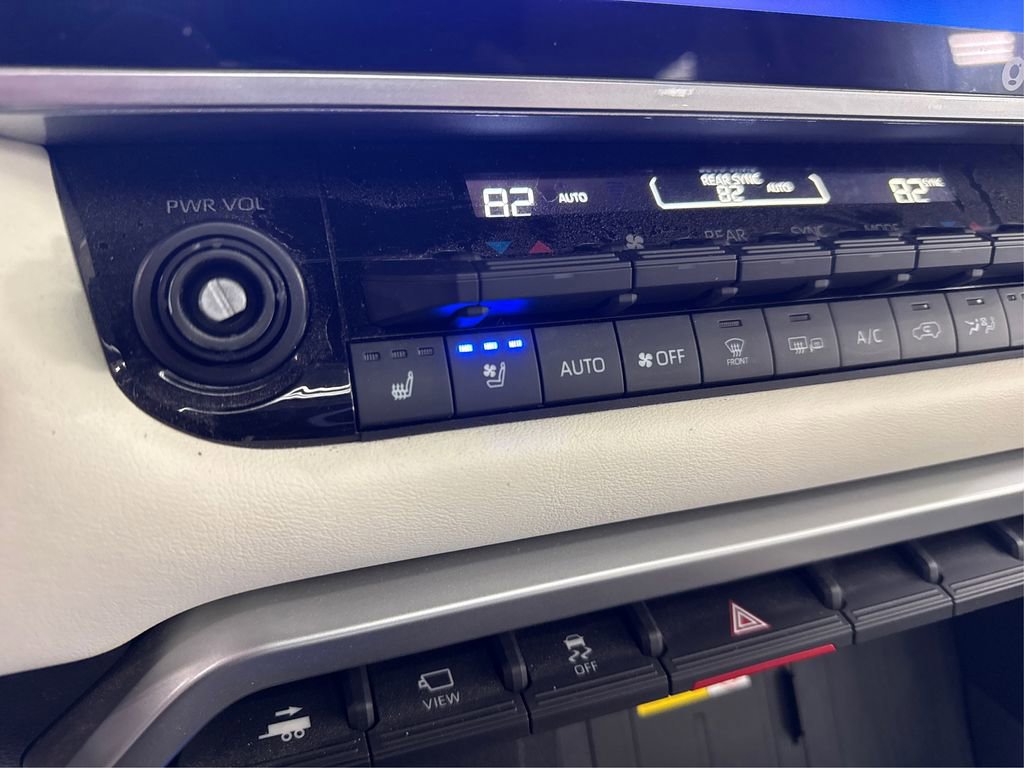 Used 2023 Toyota Sequoia Capstone image 46