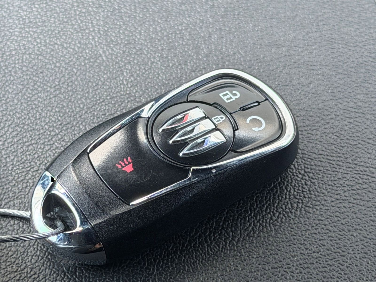 Used 2025 Buick Envista Preferred image 23