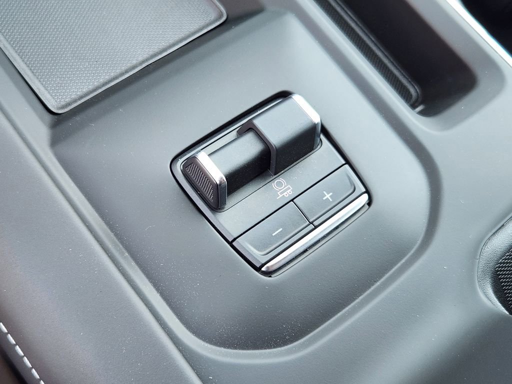 New 2025 GMC Sierra 3500 Denali Ultimate image 16