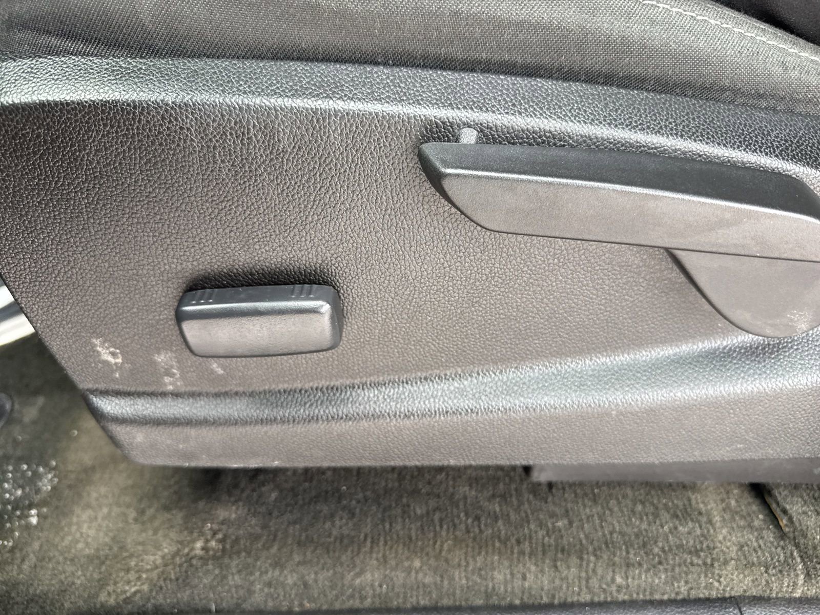 Used 2017 Chevrolet Colorado LT w/ LT Convenience Package image 37