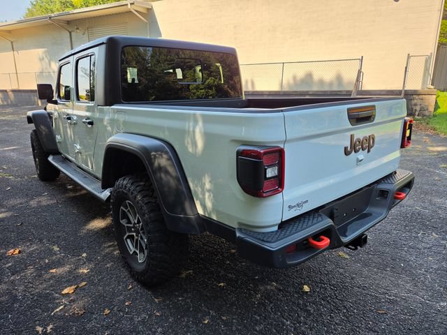Used 2024 Jeep Gladiator Mojave w/ Technology Group AWD/4WD image 10