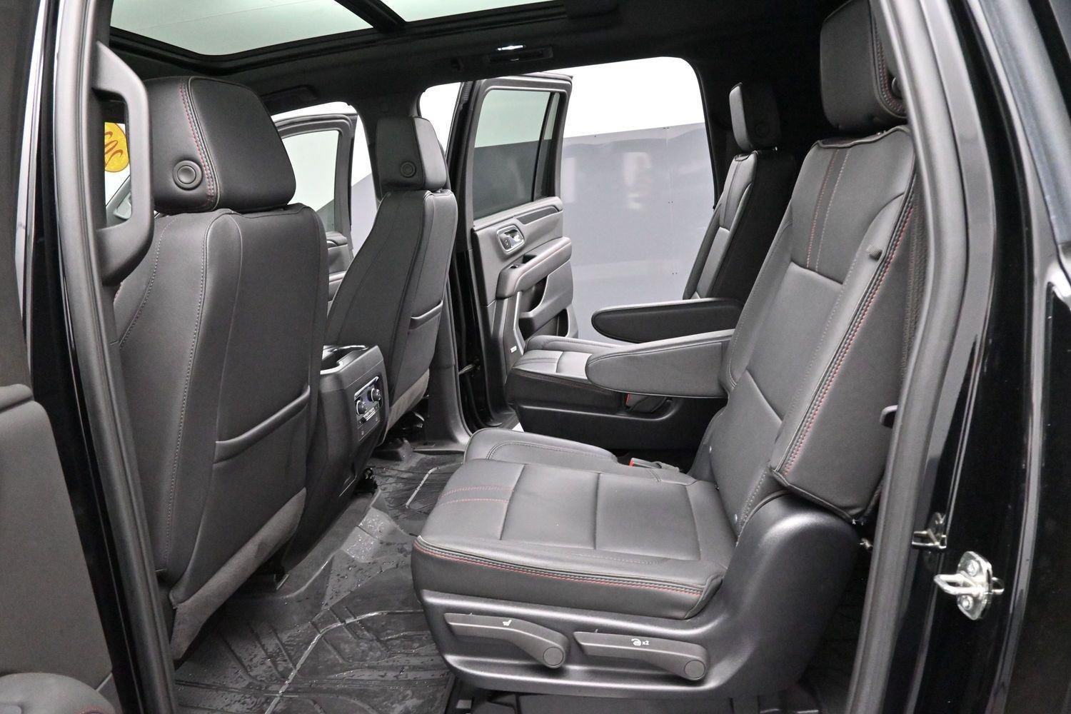 Used 2024 Chevrolet Suburban RST w/ Luxury Package AWD/4WD image 33