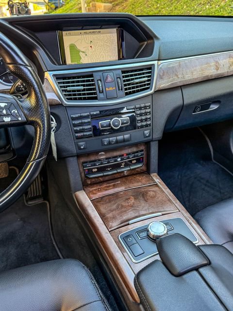Used 2013 Mercedes-Benz E 350 Sedan image 7