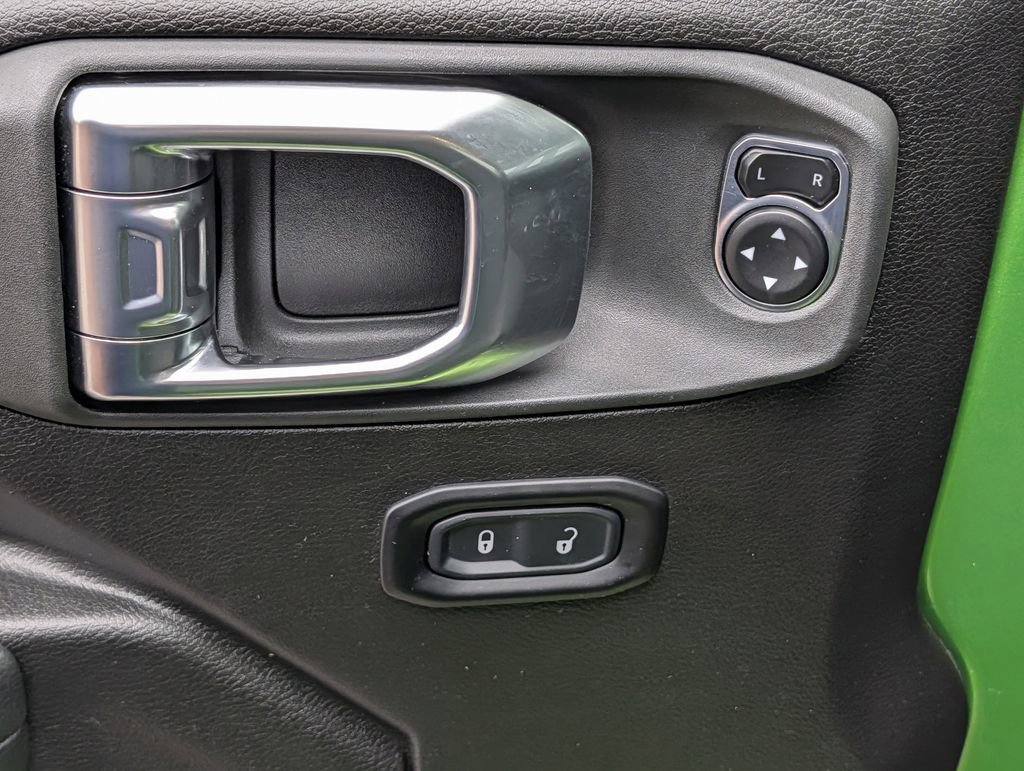 Used 2025 Jeep Wrangler Sport AWD/4WD image 21