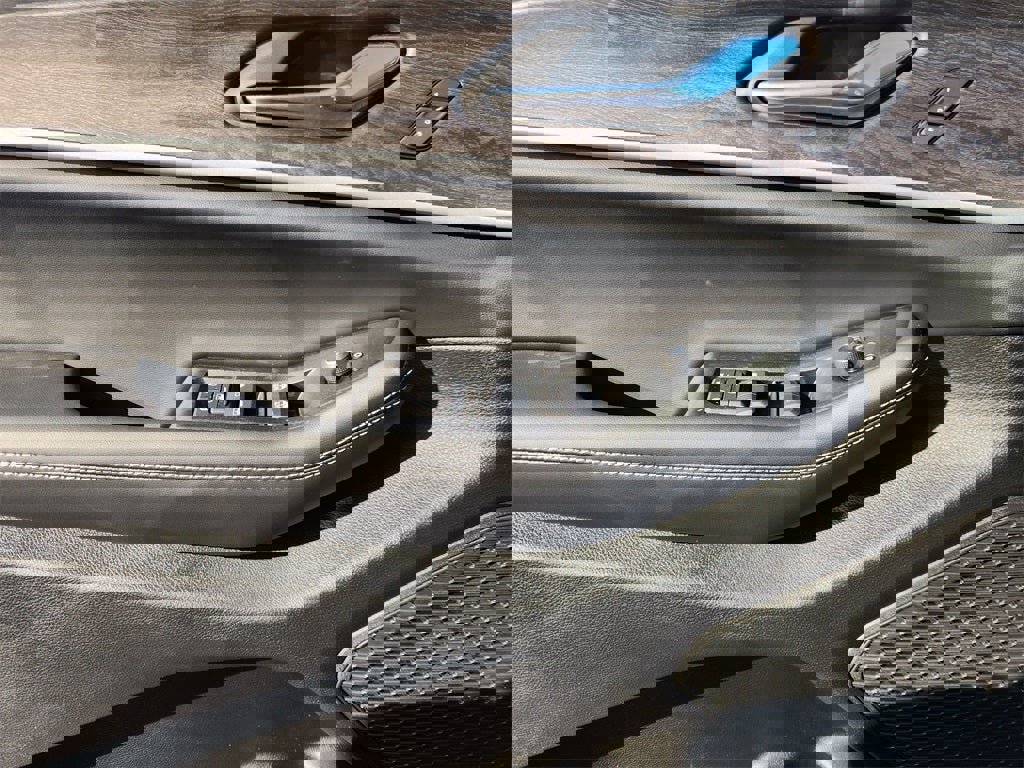 New 2025 Jeep Grand Cherokee L Limited w/ Trailer Tow Package image 17