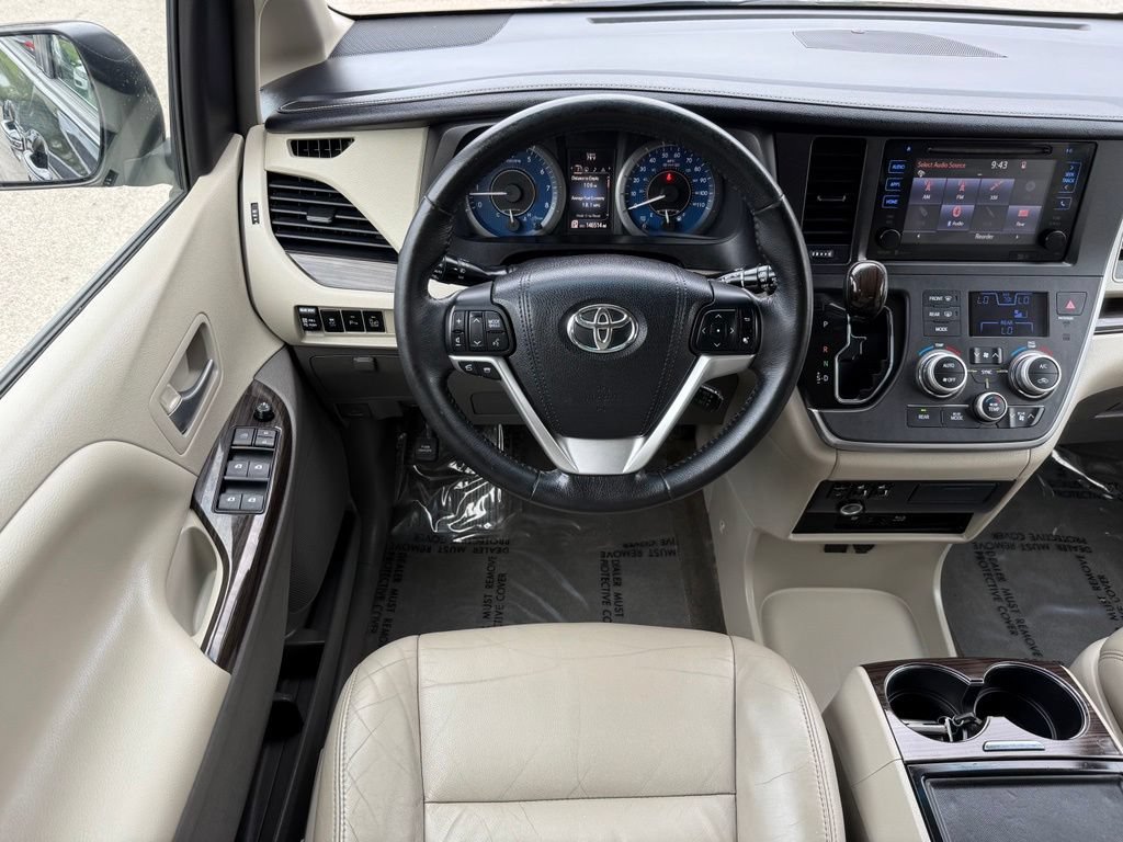 Used 2015 Toyota Sienna XLE Premium AWD/4WD image 24