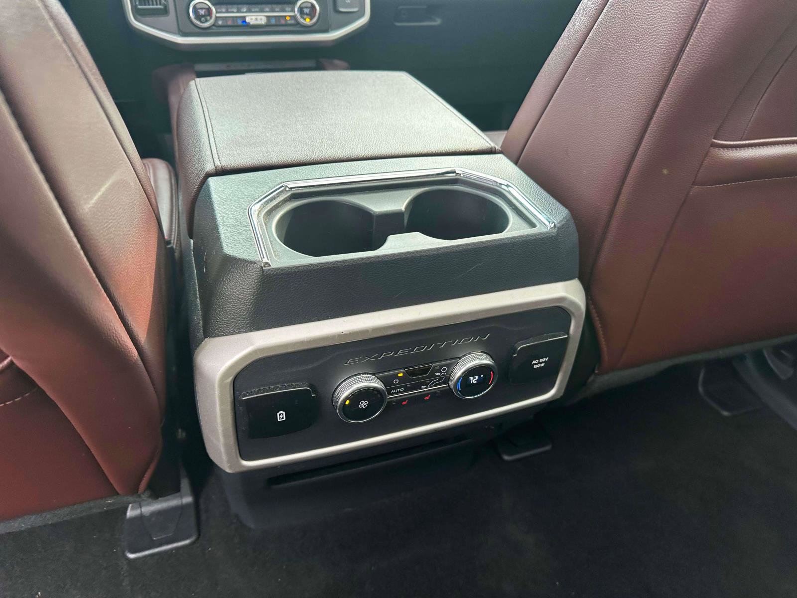 Used 2022 Ford Expedition Limited image 11