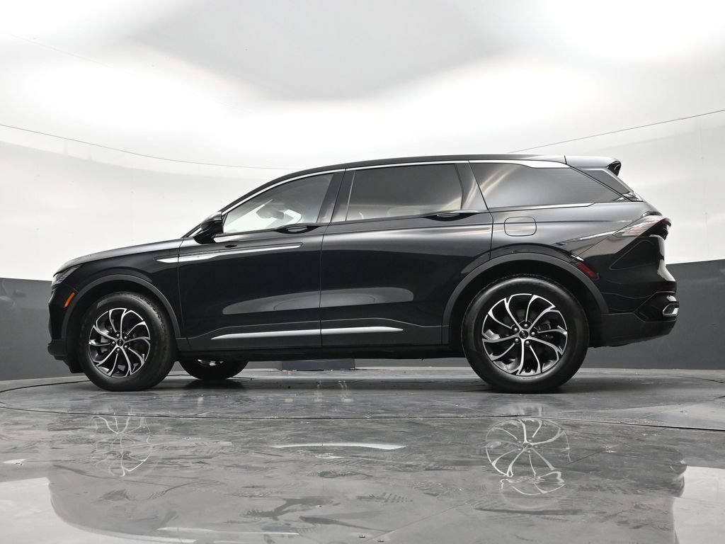 Used 2025 Lincoln Nautilus Premier AWD/4WD image 23