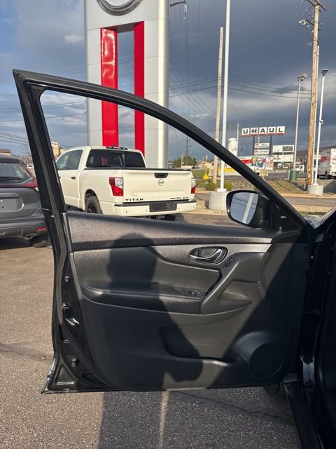 Certified 2020 Nissan Rogue SV image 10