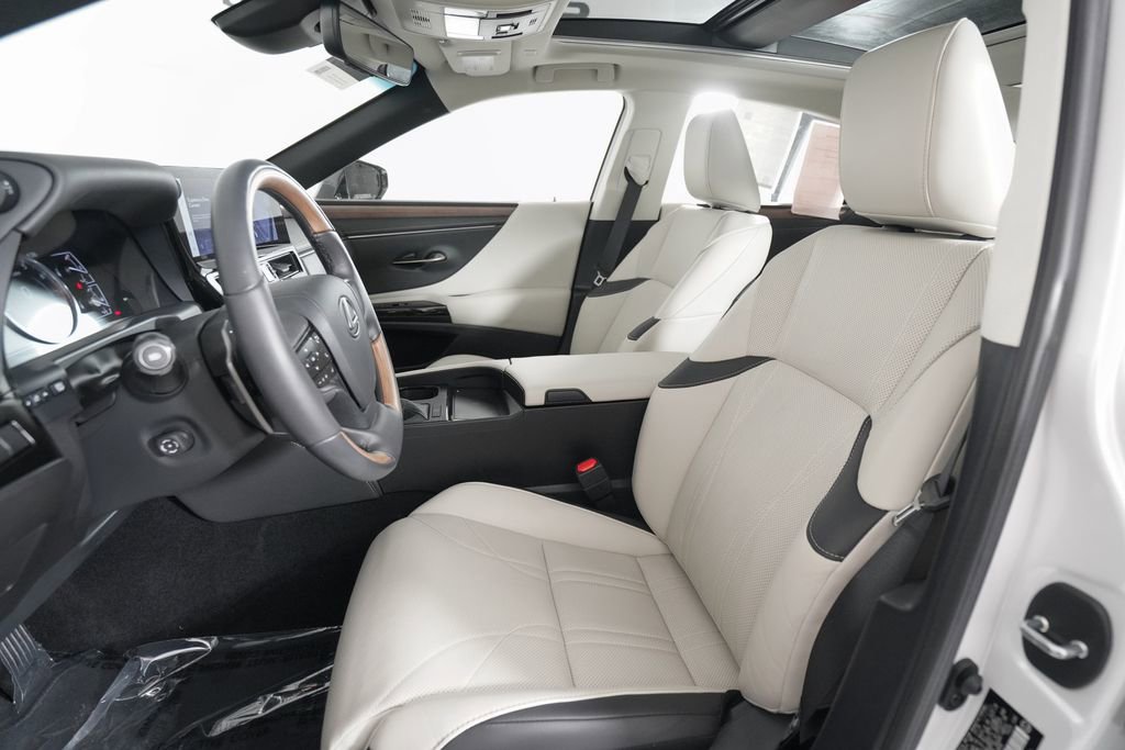 Certified 2024 Lexus ES 350 w/ Technology Package FWD image 9
