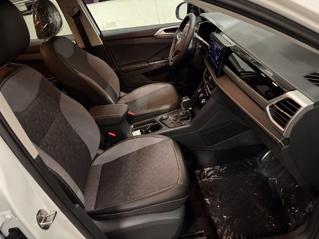 New 2027 Volkswagen Taos Sport AWD/4WD image 21