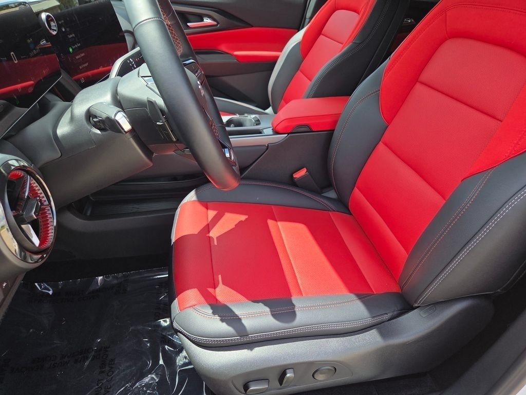 Used 2025 Chevrolet Equinox EV RS FWD image 6