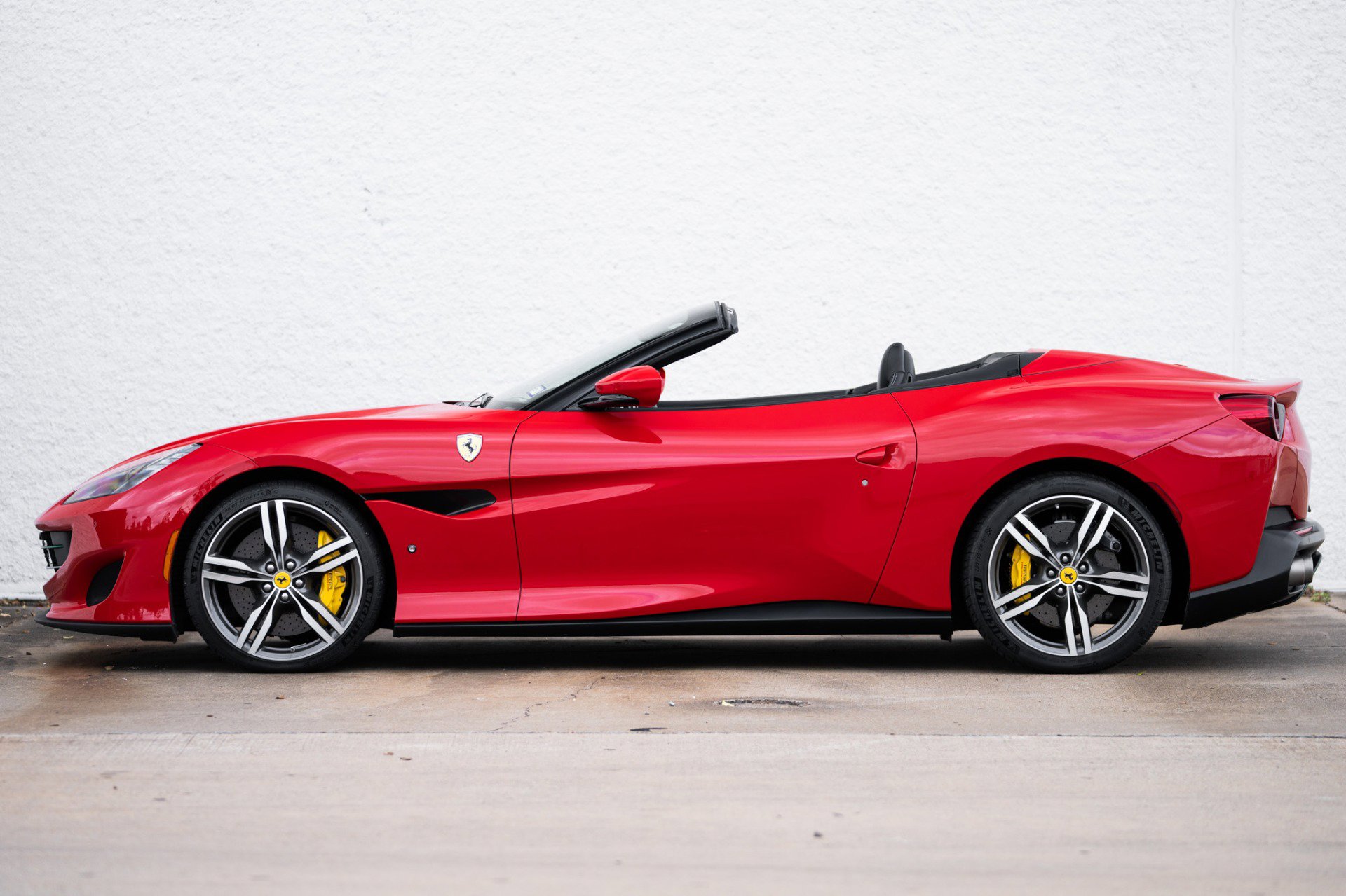 Used 2019 Ferrari Portofino image 12