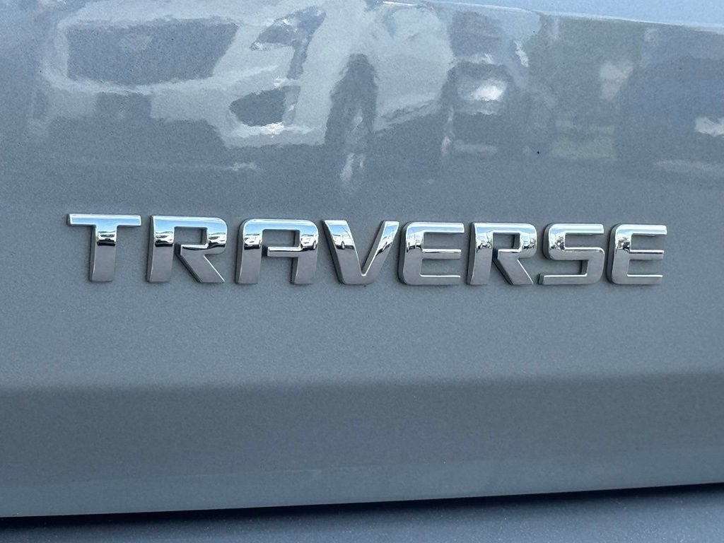 Used 2023 Chevrolet Traverse Premier FWD image 11