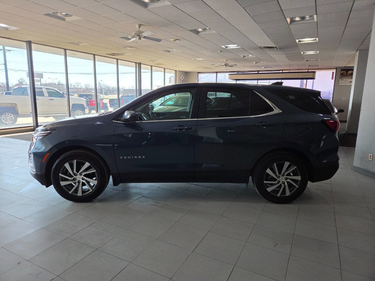 Used 2024 Chevrolet Equinox LT w/ LPO, Floor Liner Package image 4